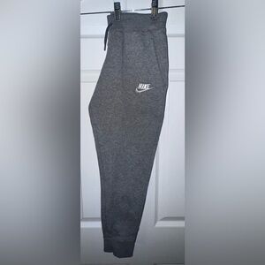 Nike Outlet Sweatpants - Medium Women’s